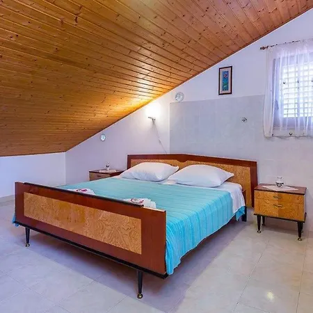 House Cador * Vinkuran