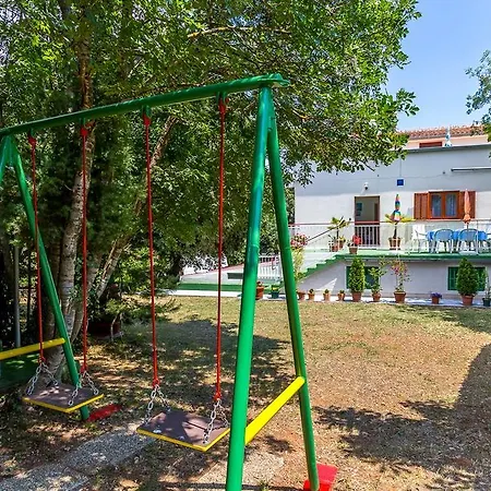 House Cador * Vinkuran