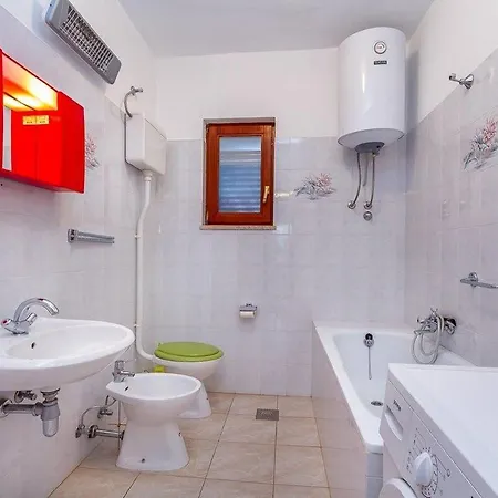 House Cador * Vinkuran